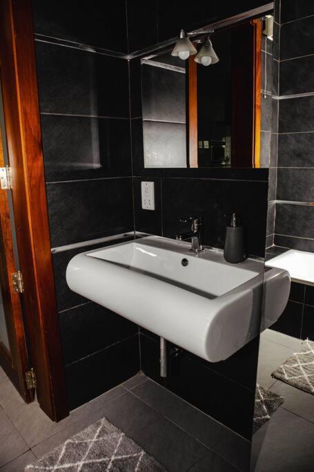 Seafront Two Bedroom Apartment Saint Julian's Dış mekan fotoğraf