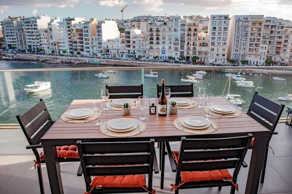 Seafront Two Bedroom Apartment Saint Julian's Dış mekan fotoğraf