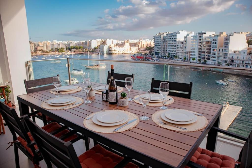 Seafront Two Bedroom Apartment Saint Julian's Dış mekan fotoğraf